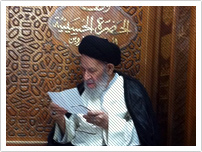 في حرم الامام الحسين قبل إقامة صلاة المغرب
